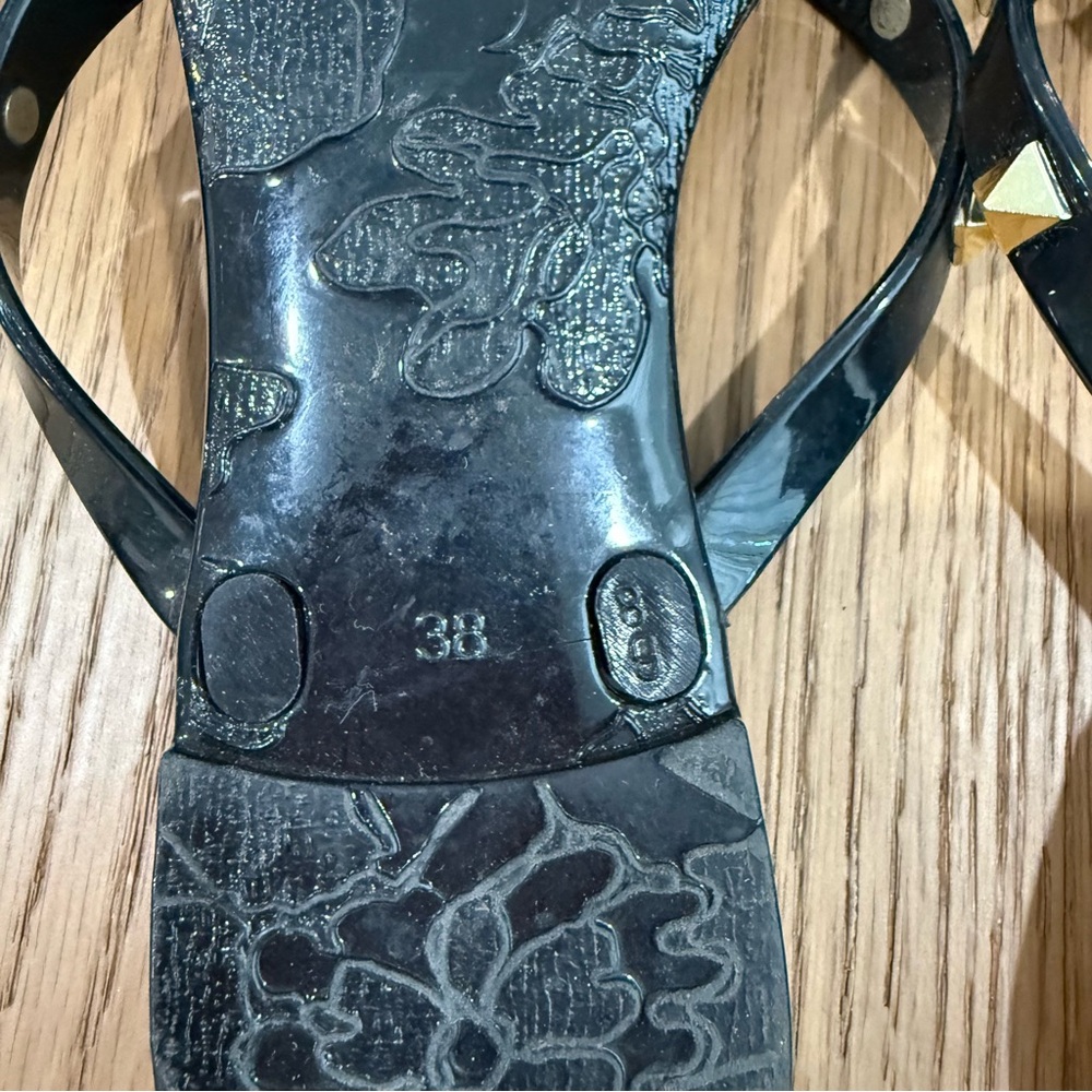 Victoria Adams Black Sandals with Gold Studs - Picture 4 of 5